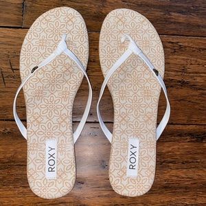 Roxy flip flops